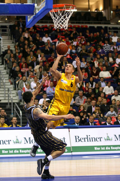 尼克斯vs活塞G4前瞻：坎宁安力争扳平总分 阿奴诺比防守效果显著