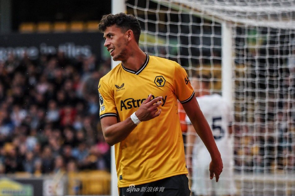 有些差距！浙江两首发外援首节得到18分，北京两首发外援8分.